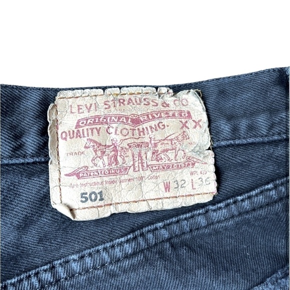 Levi 501 Cutoff High Rise Button Fly Shorts. Black. Size 32 - Picture 3 of 3